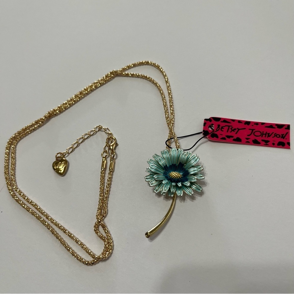 Betsey Johnson Blue Flower Necklace NWT